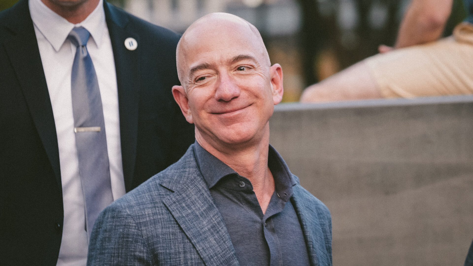 This is how much Jeff Bezos, world's richest man, makes in a minute