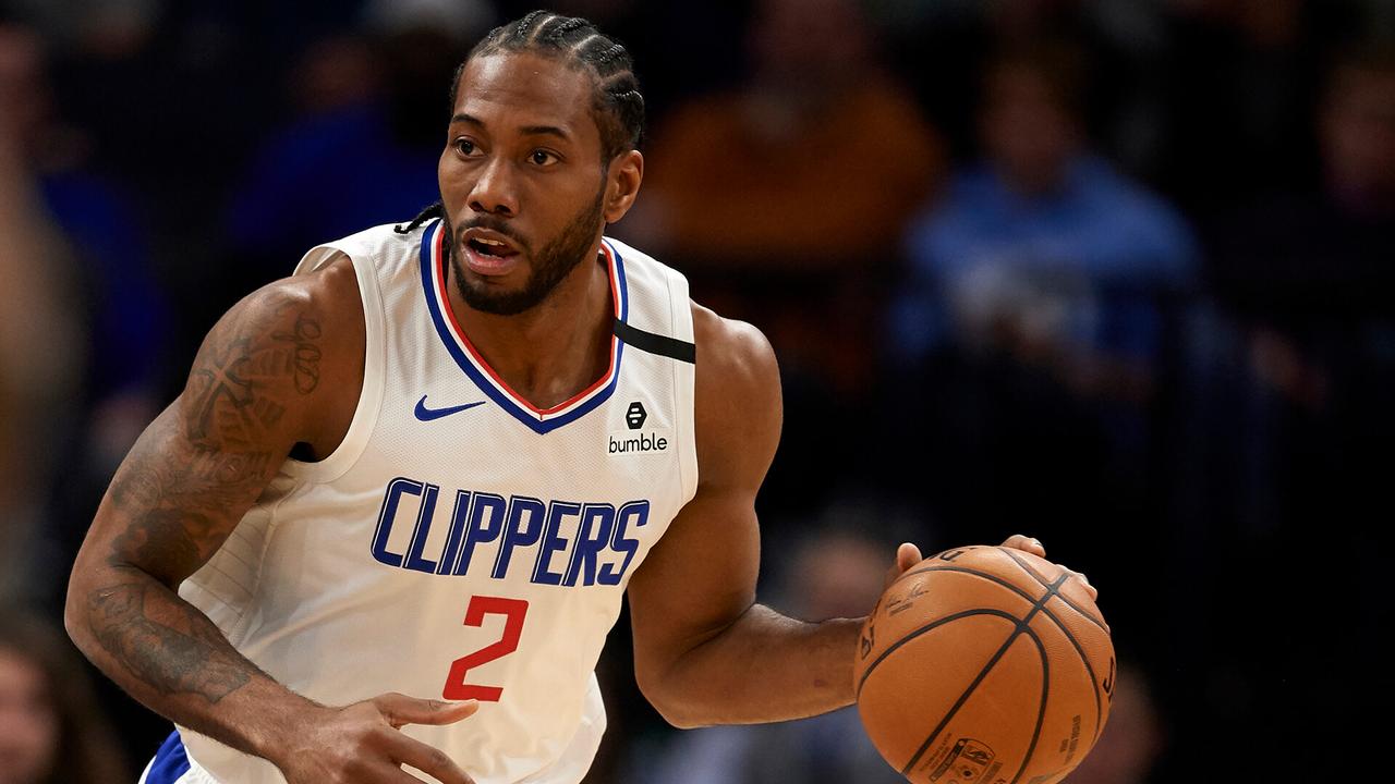 MINNEAPOLIS, MINNESOTA - FEBRUARY 08: Kawhi Leonard #2 of the Los Angeles Clippers dribbles the ball against the Minnesota Timberwolves during the game at Target Center on February 8, 2020 in Minneapolis, Minnesota.
