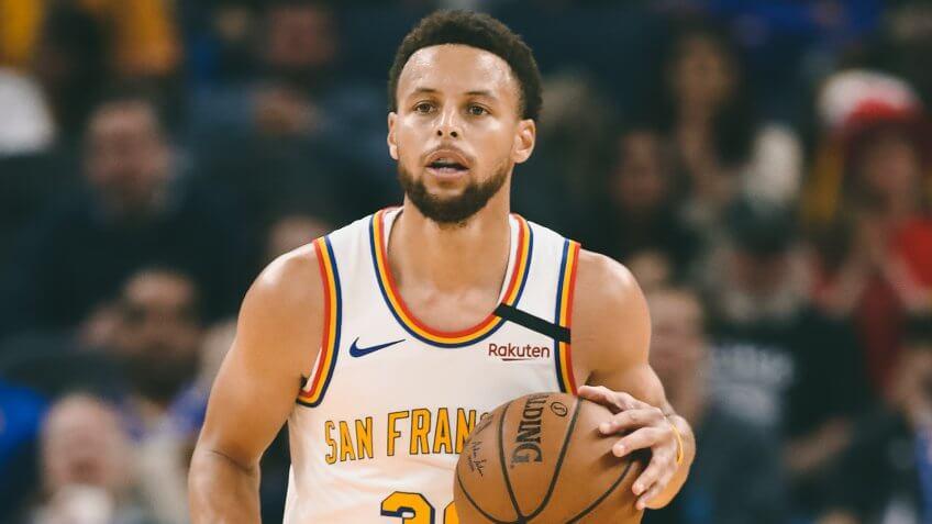 SAN FRANCISCO, CALIFORNIA - MARCH 05: Stephen Curry #30 of the Golden State Warriors in action against the Toronto Raptors at Chase Center on March 05, 2020 in San Francisco, California.