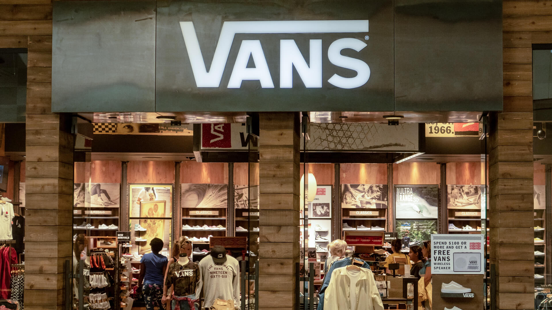 vans store fashion valley