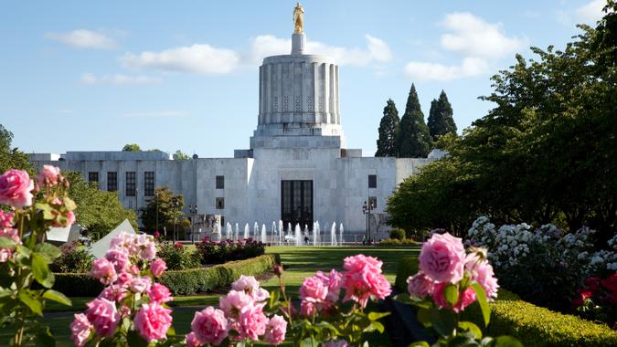 Oregon Capital Building in city of Salem, USA.