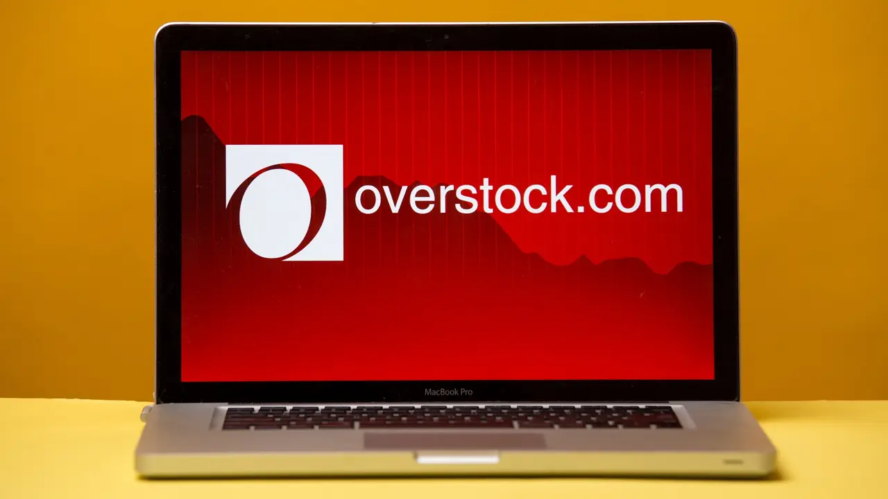 Tula, Russia 17. 06 2019 Overstock.com on the laptop display.