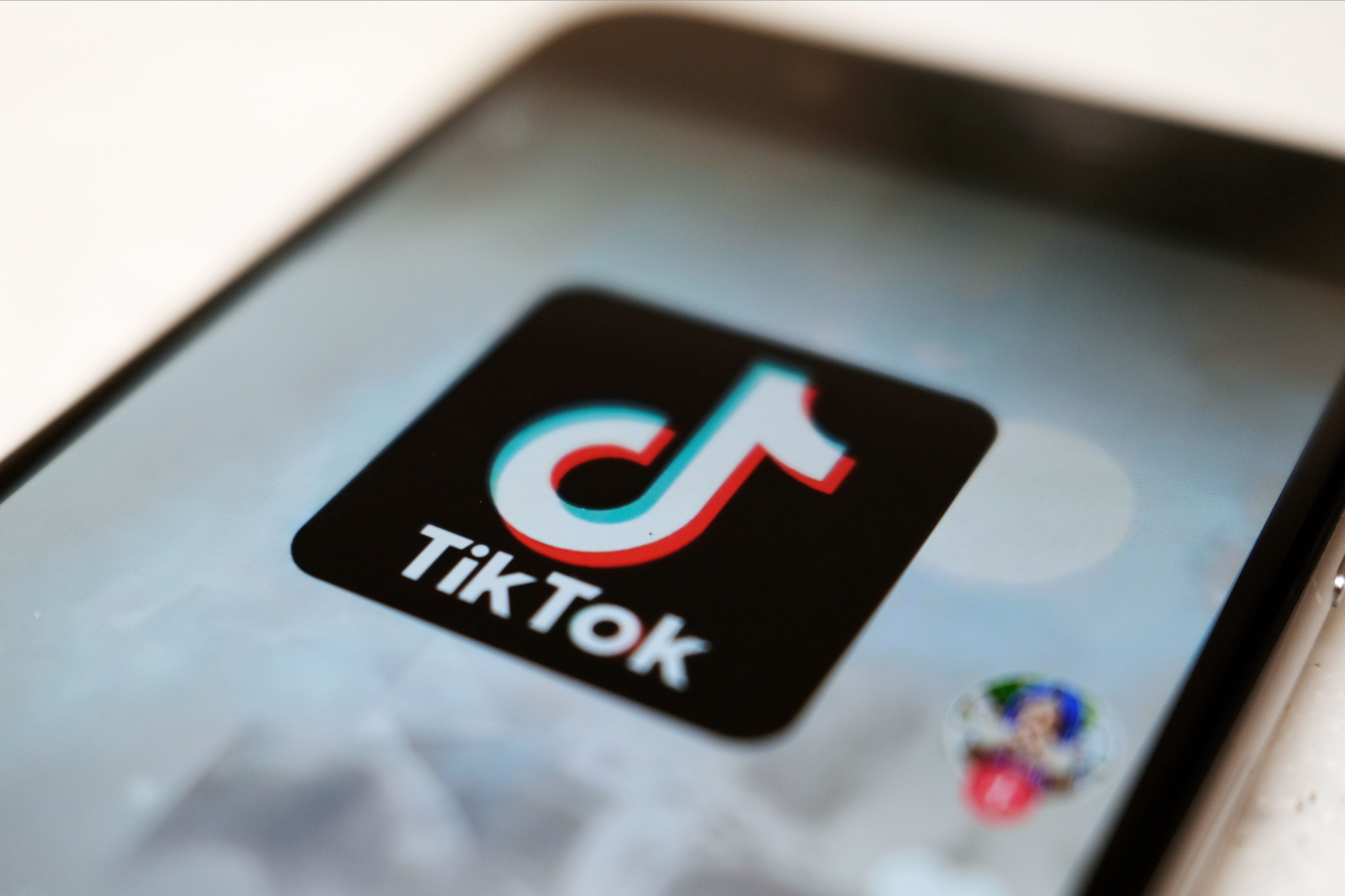 TiKToK for Kids – Users Kids Can Watch - 4 Hats and Frugal