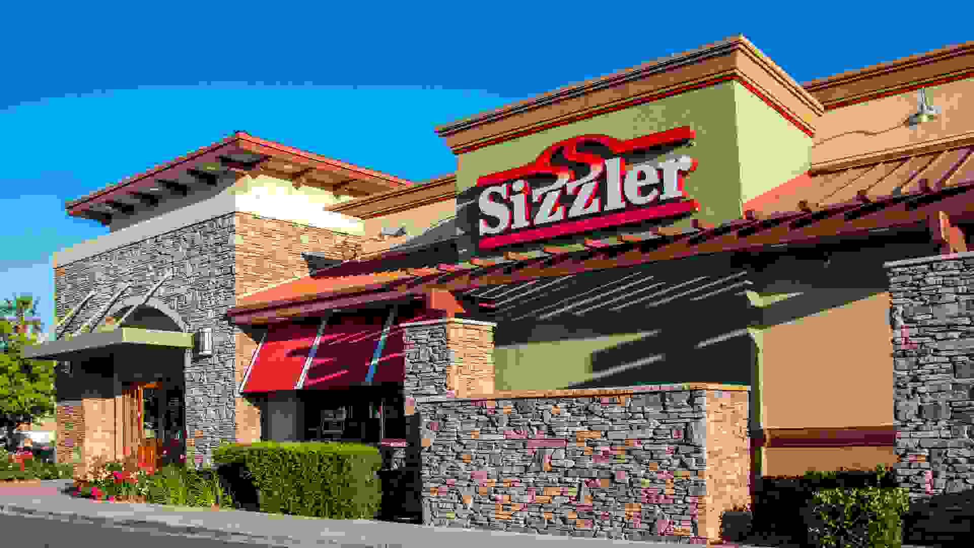 Sacramento, CA/USA 06/06/2019 Sizzler's american steak house and salad buffet front building sign and logo