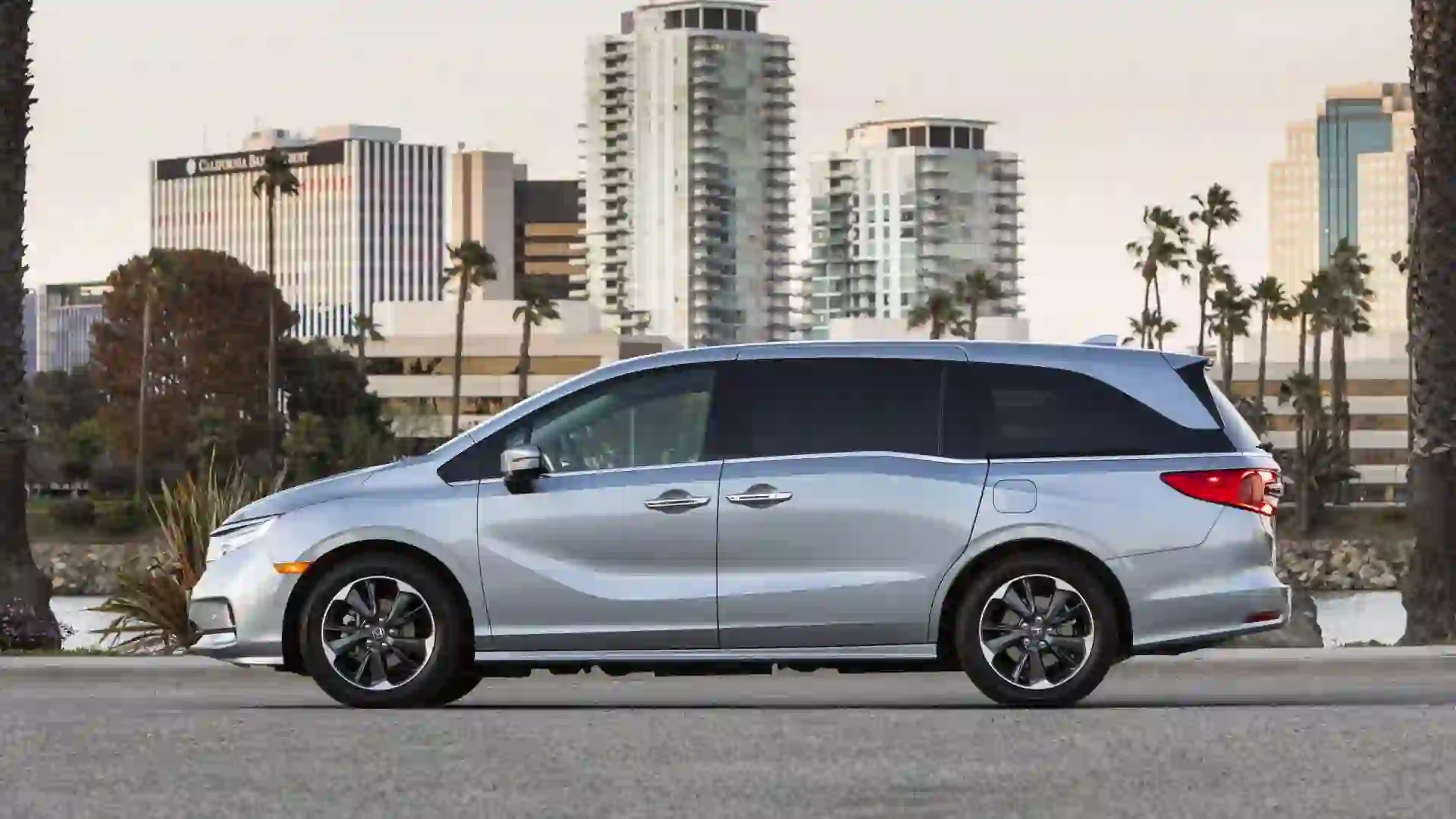 I’m a Car Expert: 5 Affordable Minivans That Are Better Than SUVs