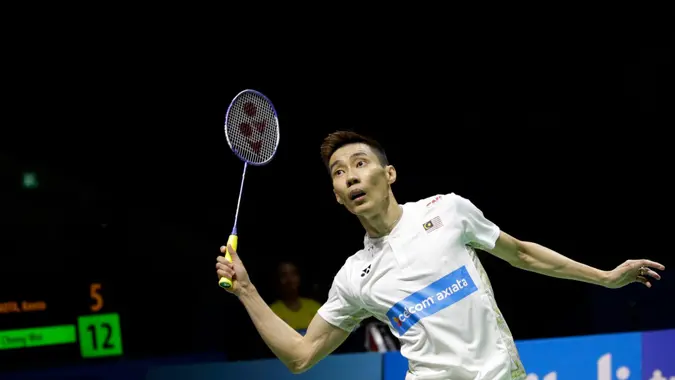 Mandatory Credit: Photo by Achmad Ibrahim/AP/Shutterstock (9744562j)Malaysia's Lee Chong Wei plays a shot to Japan's Kento Momota in their men's singles semi final match during the Indonesia Open badminton championship in Jakarta, IndonesiaBadminton, Jakarta, Indonesia - 07 Jul 2018.