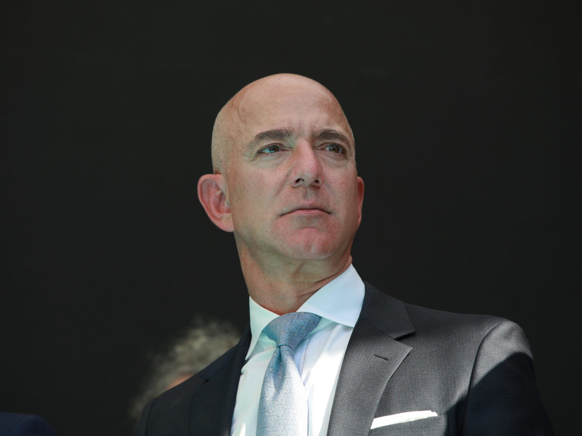 Jeff Bezos' net worth reportedly surpasses Bernard Arnault's