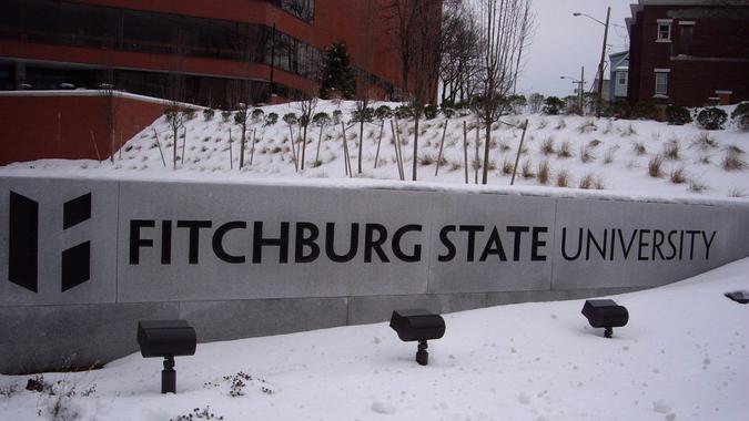 2048px-Fitchburg_State_University_Sign