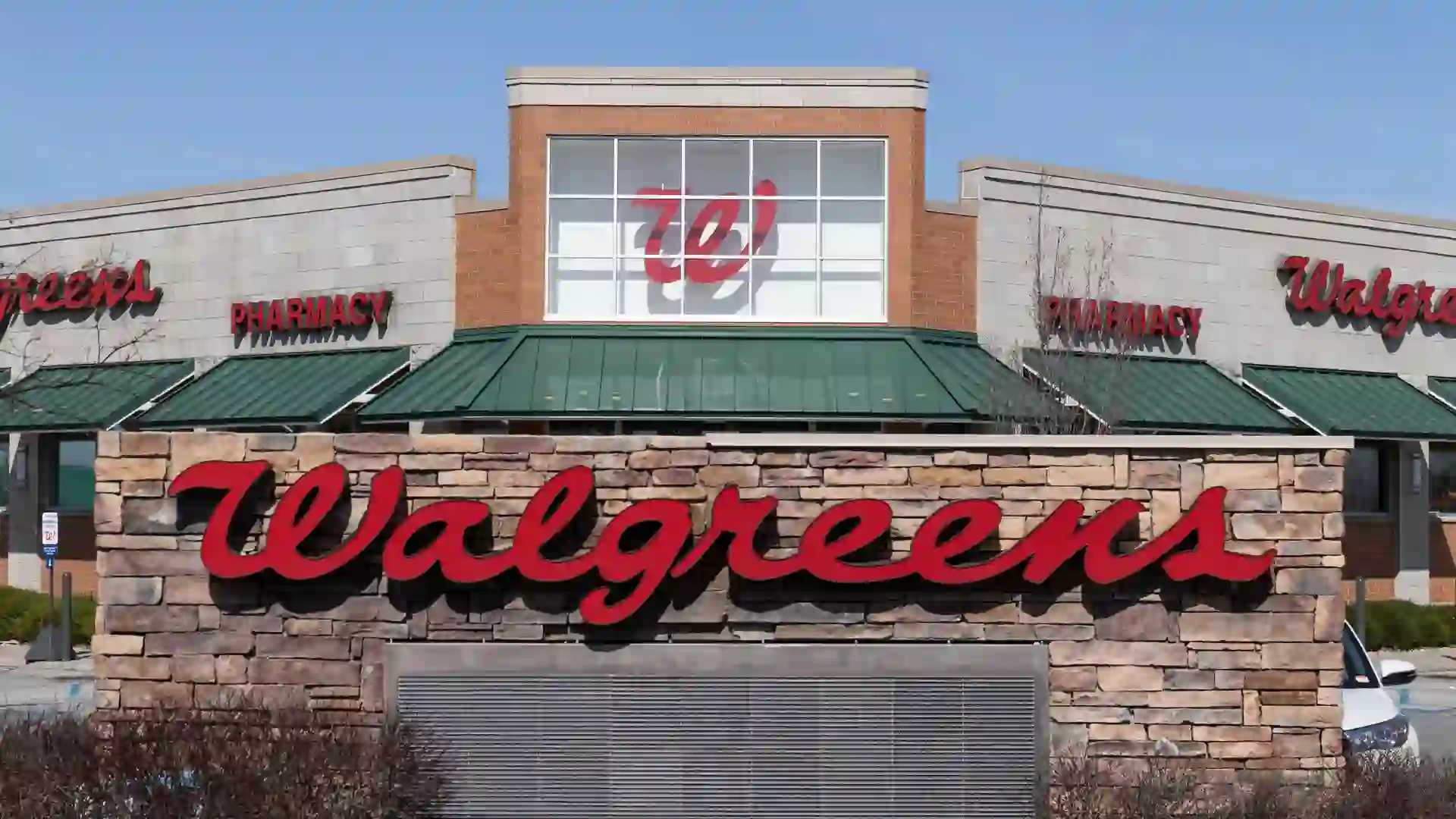 Noblesville - Circa March 2021: Walgreens Retail Location.
