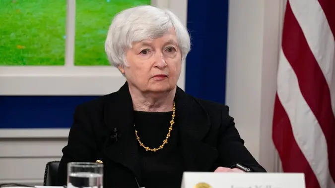 Yellen Says Minting a Trillion Dollar Coin Is Not A Viable Option To ...