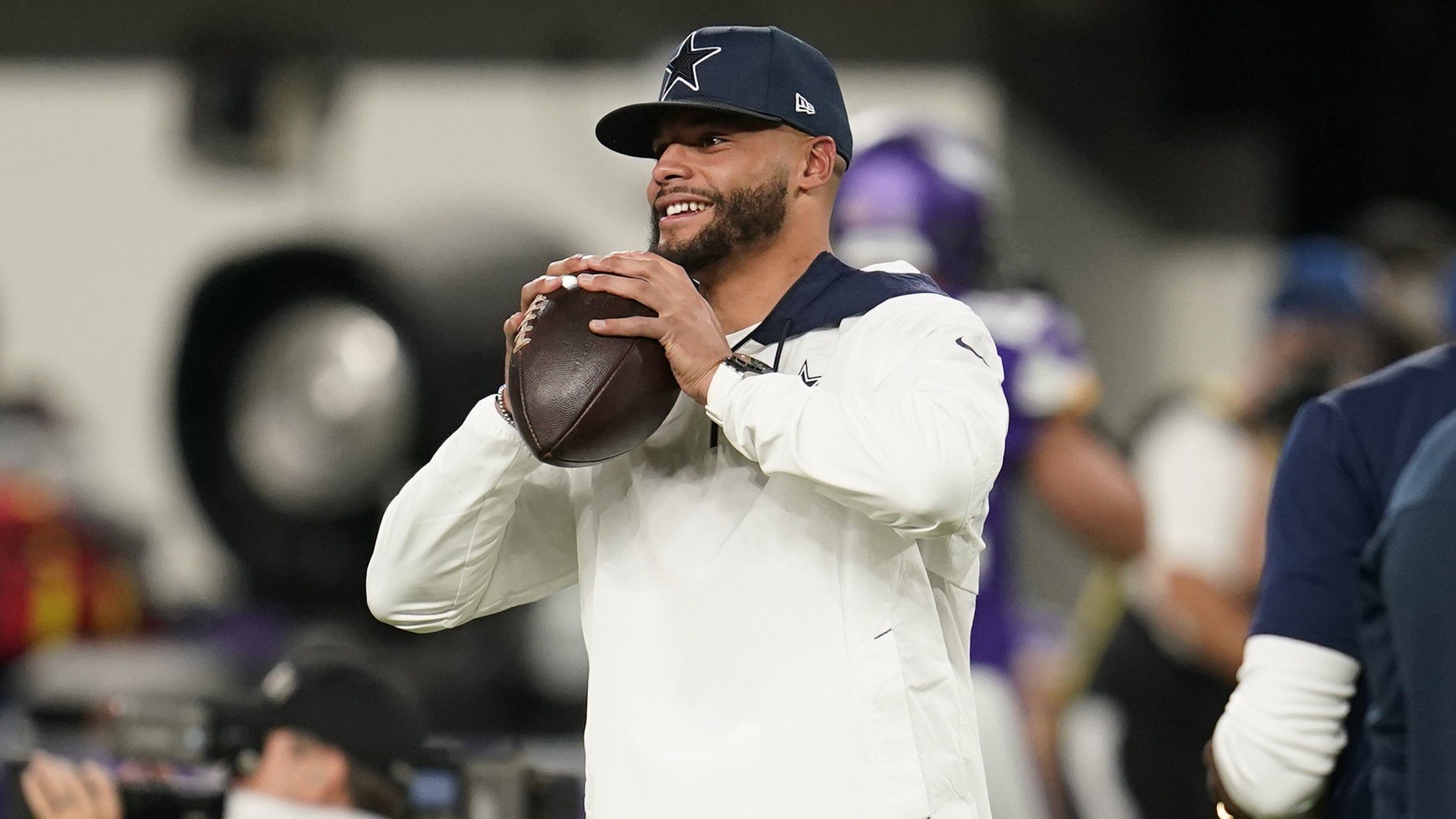 Dallas Cowboys' Dak Prescott Signs Blockchain.com Crypto Endorsement Deal -  Bloomberg