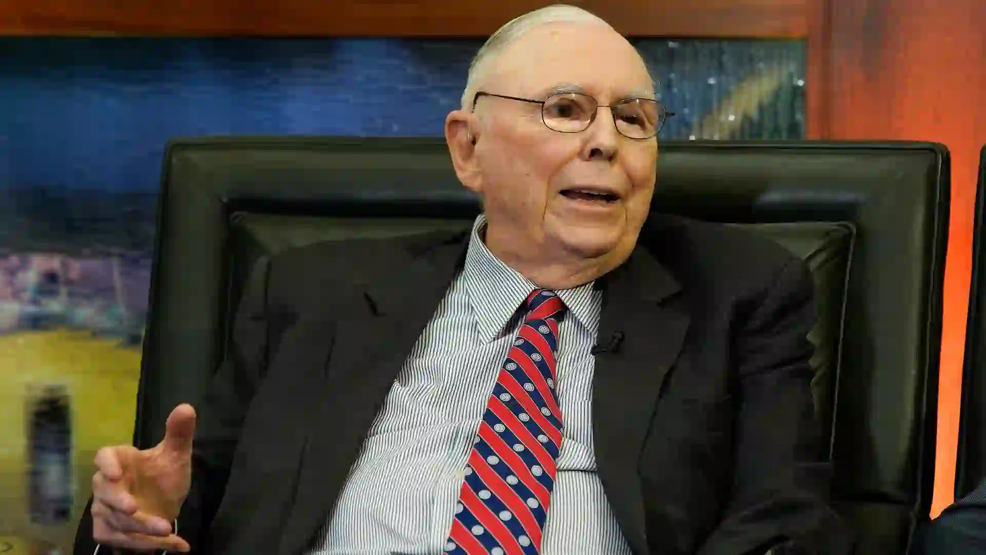 Charlie Munger Doubles Down on Crypto Disdain by Wishing It Had ‘Never Been Invented’