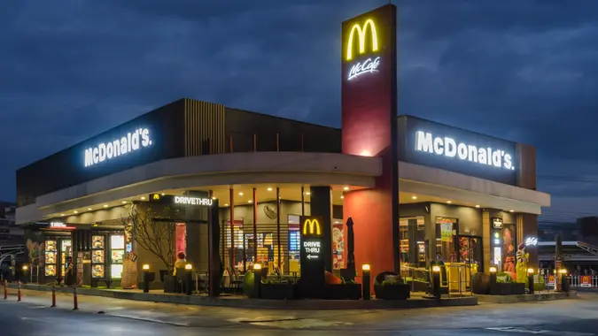 McDonald's is Entering the Metaverse: Order Real Burgers via Virtual ...