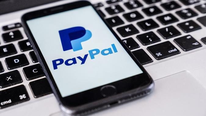 Paypal app, Sint-Pieters-leeuw, Belgium - 27 Aug 2020