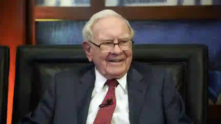 Warren Buffett’s Financial Plan To Eliminate America’s Debt: ‘I Can End the Deficit in 5 Minutes’