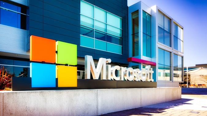 How Much You’d Have Now If You Invested Your Tax Refund in Microsoft in 2023