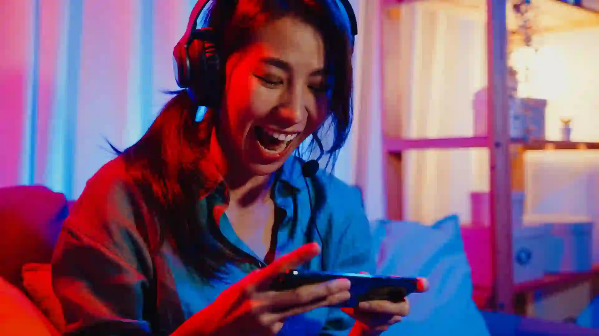 What Is GameFi? How Play-To-Earn Games Work