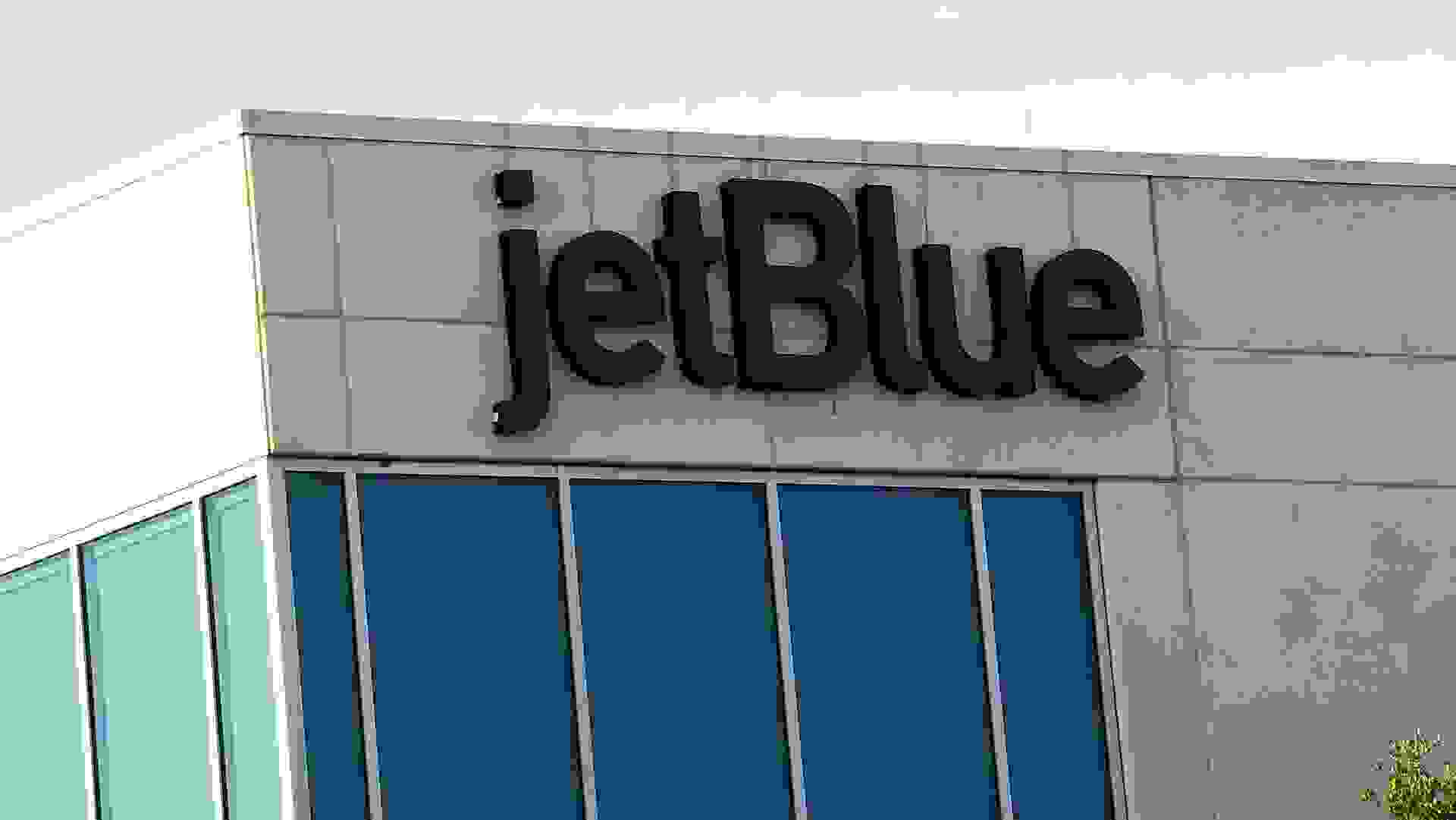JetBlue Launches Hostile Takeover for Spirit Airlines in Orlando, US - 16 May 2022