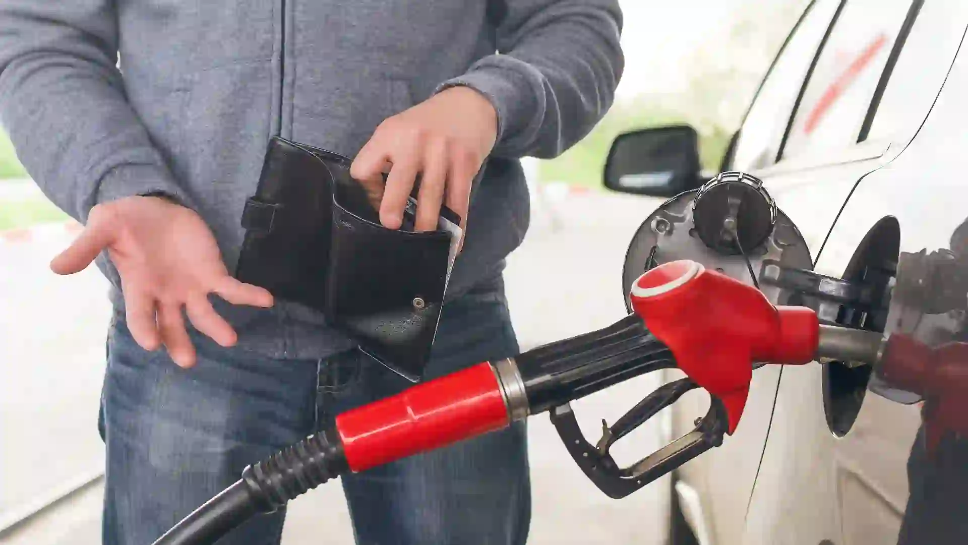 I’m an Auto Exec: 4 Ways I Save Money on Gas, Tolls and Repairs