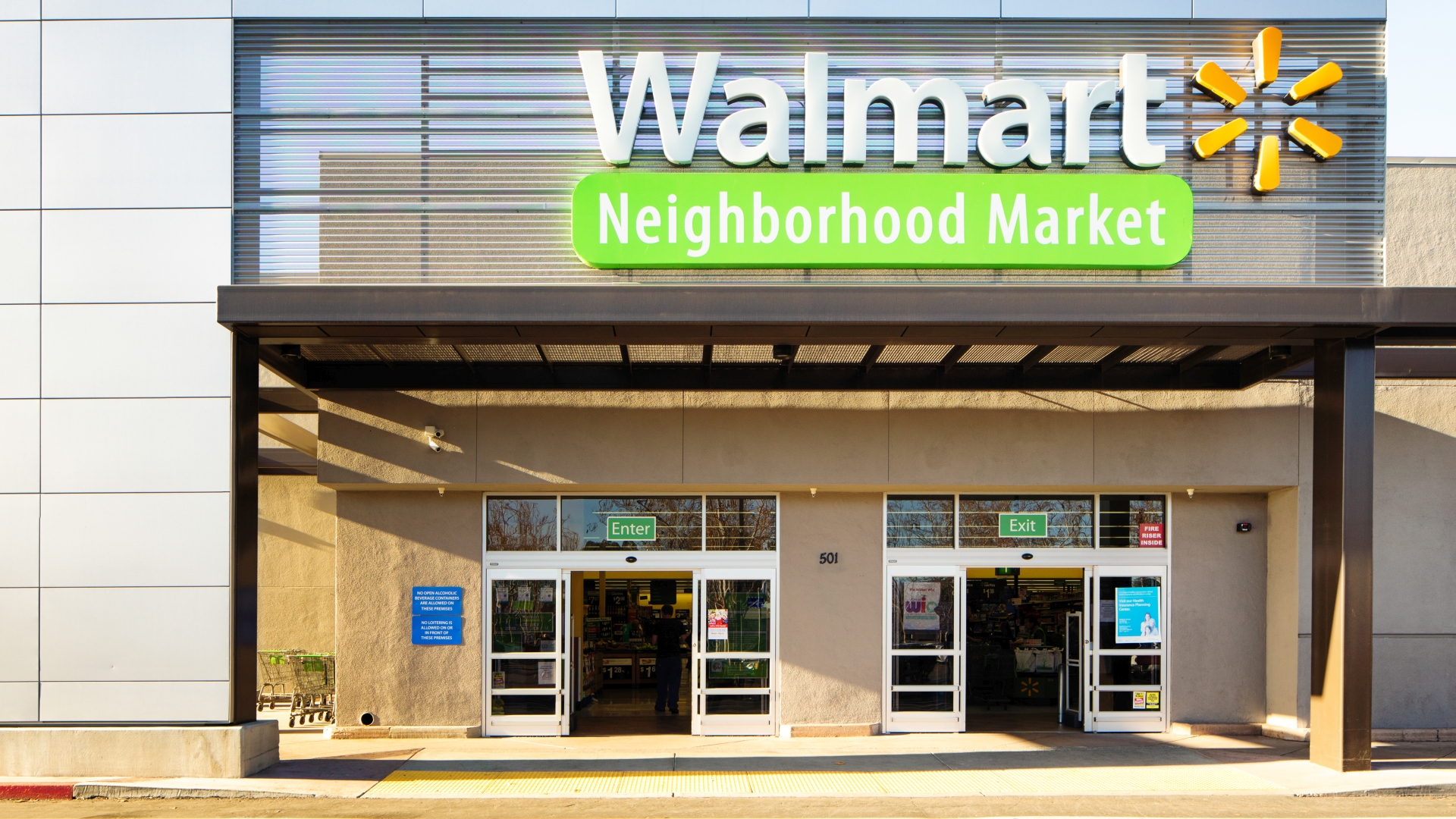 How Walmart Neighborhood Market Differs From a Supercenter and What It