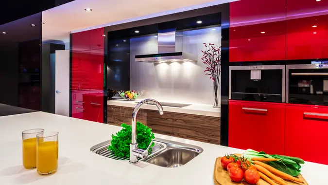 Luxurious new kitchen with modern appliances.