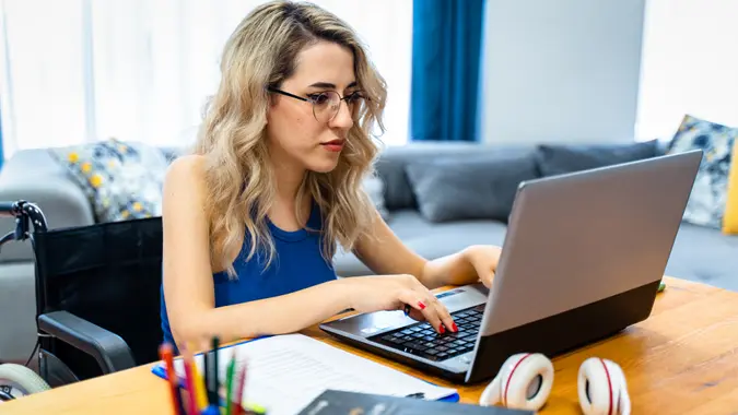 5 Work-From-Home Gigs That Can Make You Richer Than a Full-Time Job