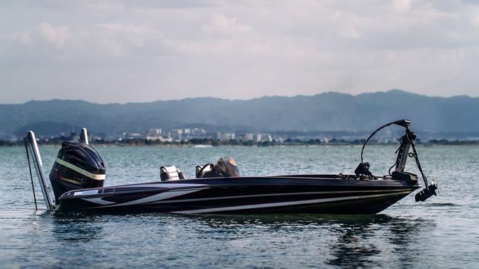 Bass_boat_iStock-1215967065