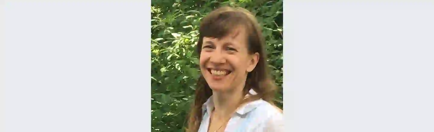 Ellie Diamond - Freelance Writer