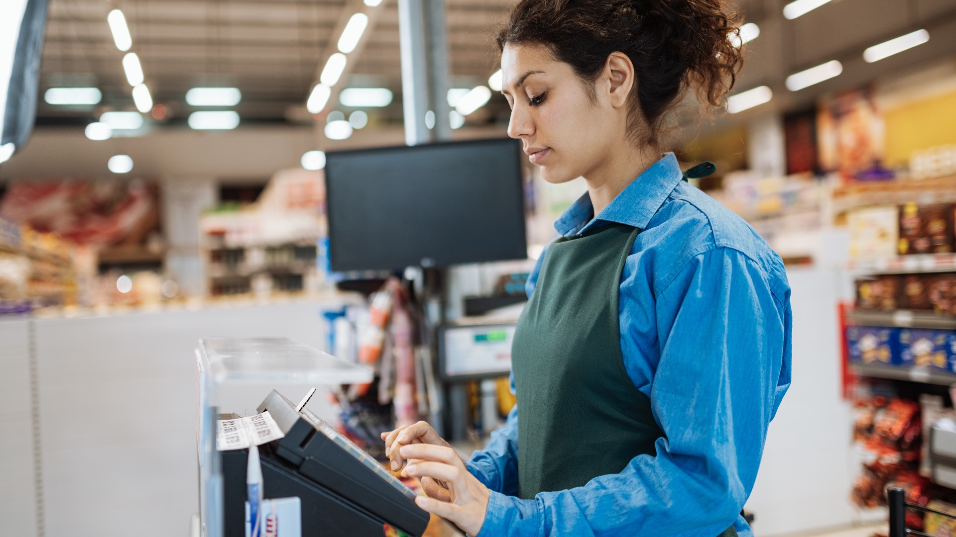 How Much Does A Grocery Store Cashier Make