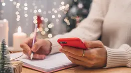 Financial Experts: What Wealthy People Don’t Waste Money on During the Holidays