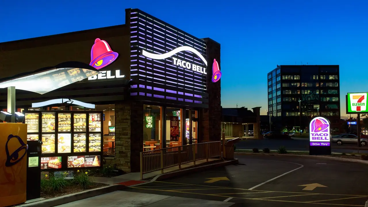 Taco Bell and Seven Eleven Rosemont Illinois stock photo