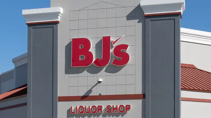 A BJ's liquor shop in Sarasota, Florida, USA. stock photo