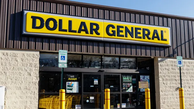 Marion - Circa March 2019: Dollar General Retail Location.
