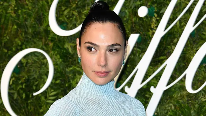 Mandatory Credit: Photo by James Veysey/Shutterstock (12978146dy)Gal Gadot'Tiffany: Vision and Virtuosity Exhibition', Arrivals, Saatchi Gallery, London, UK - 09 Jun 2022.