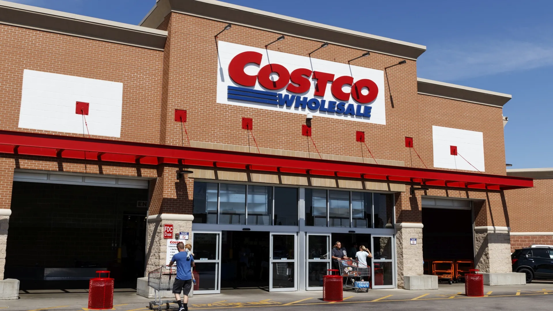 Indianapolis - Circa August 2019: Costco Wholesale Location.