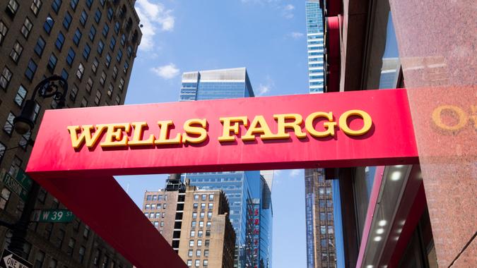 Best Bank Account at Wells Fargo: A Checking Account With a Waivable Monthly Fee and a $300 Sign-Up Bonus