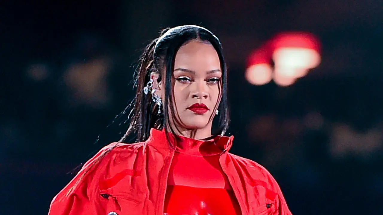 Rihanna's Final Collection for Manolo Blahnik, Drake Writes a Song