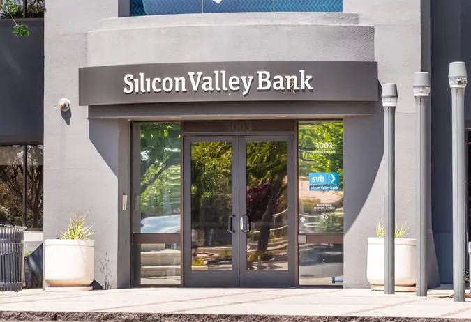 Aug 7, 2019 Santa Clara / CA / USA - Silicon Valley Bank headquarters and branch; Silicon Valley Bank, a subsidiary of SVB Financial Group, is a U.