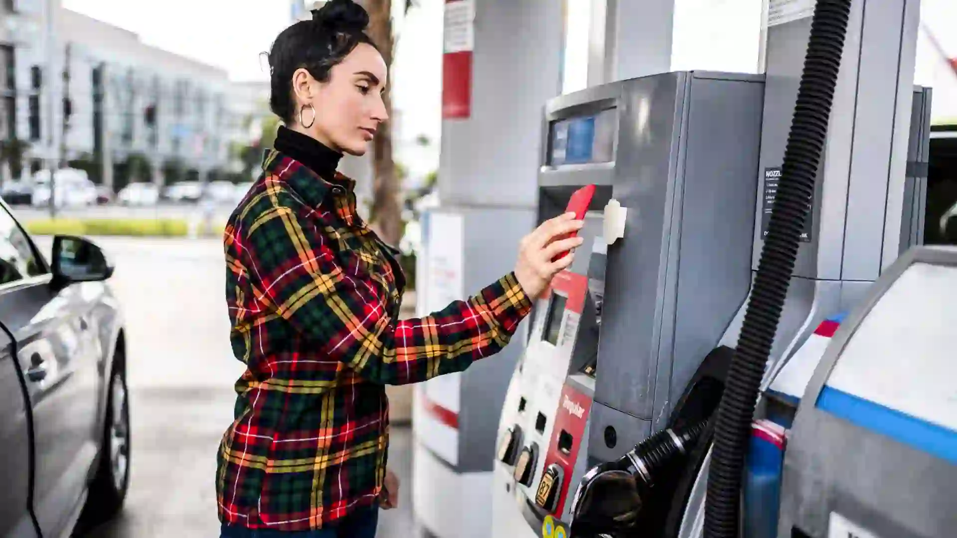 7 Smart Ways To Save Money on Gas