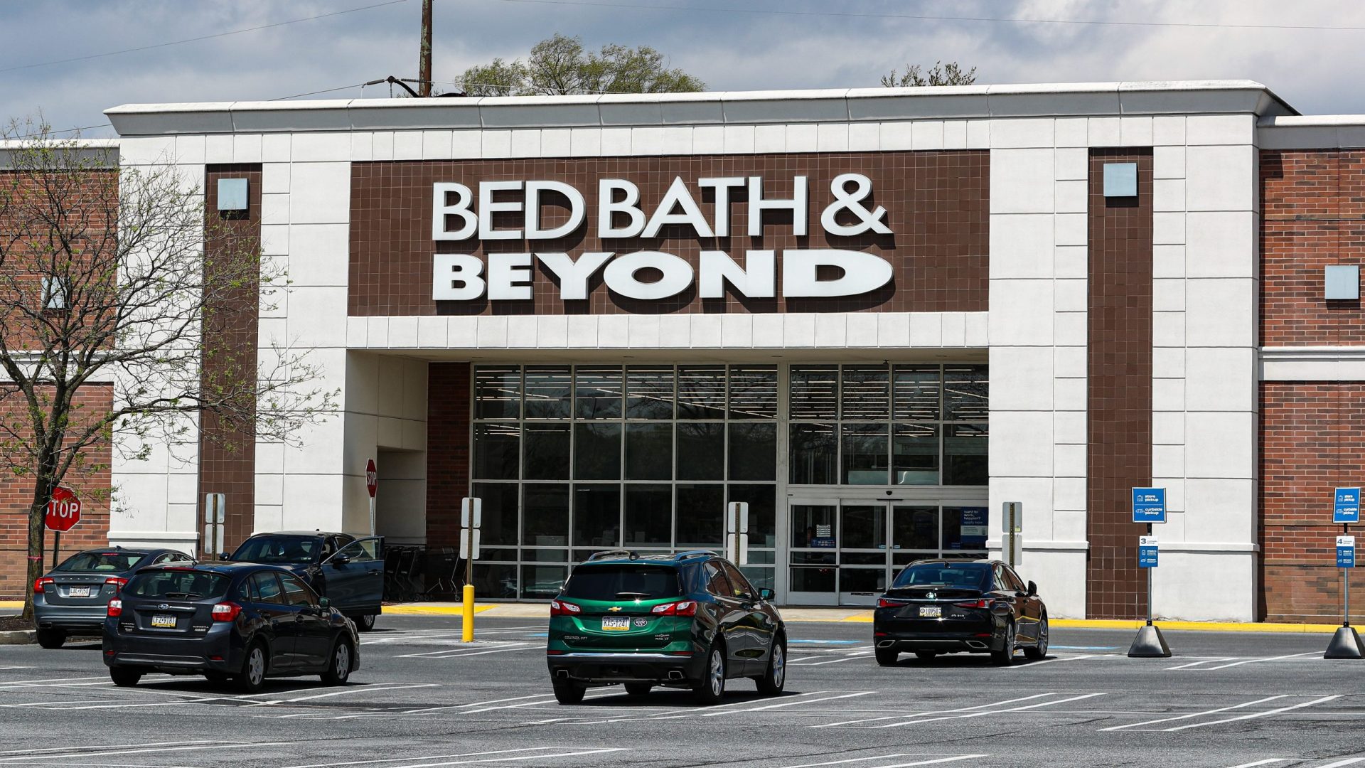 Full list of home goods stores closing as big chain shuts half of