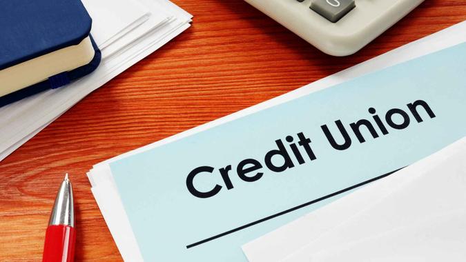 The Pros and Cons of Opening a CD Account With a Credit Union