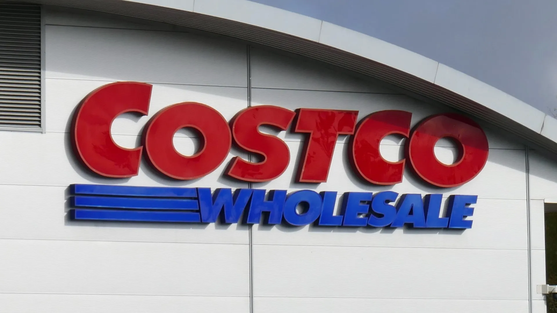 New Reading Costco petrol station opens forecourt to customers, Green Park, Reading, UK - 13 Oct 2022
