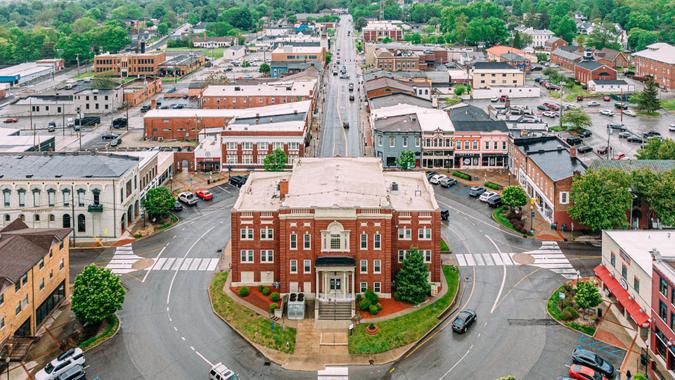 Dixie Avenue & Main Street Unite at the Public Square in Downtown Elizabethtown, Hardin County, Kentucky, USA.