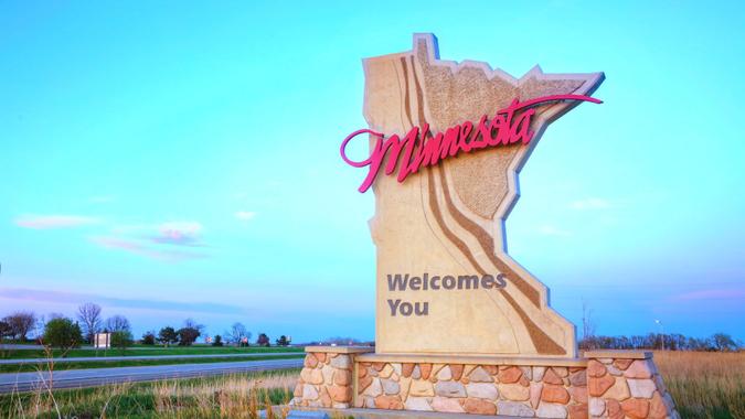 Welcome-Minnesota-iStock-508789795