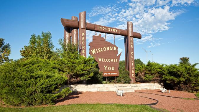 Welcome-Wisconsin-iStock-176888085