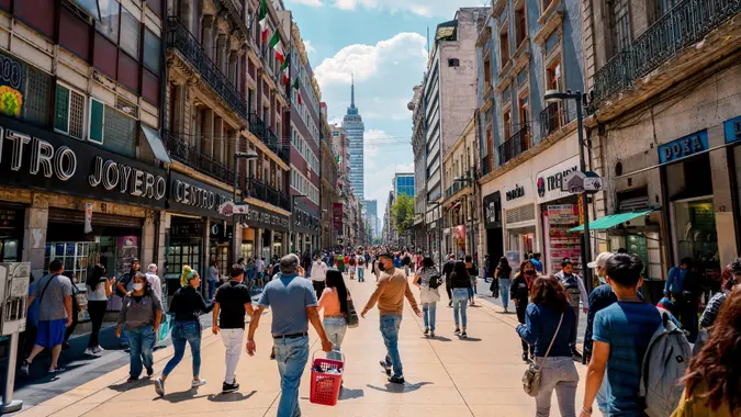 7 Reasons So Many Americans Are Moving to Mexico City, Starting With Cheap Rent