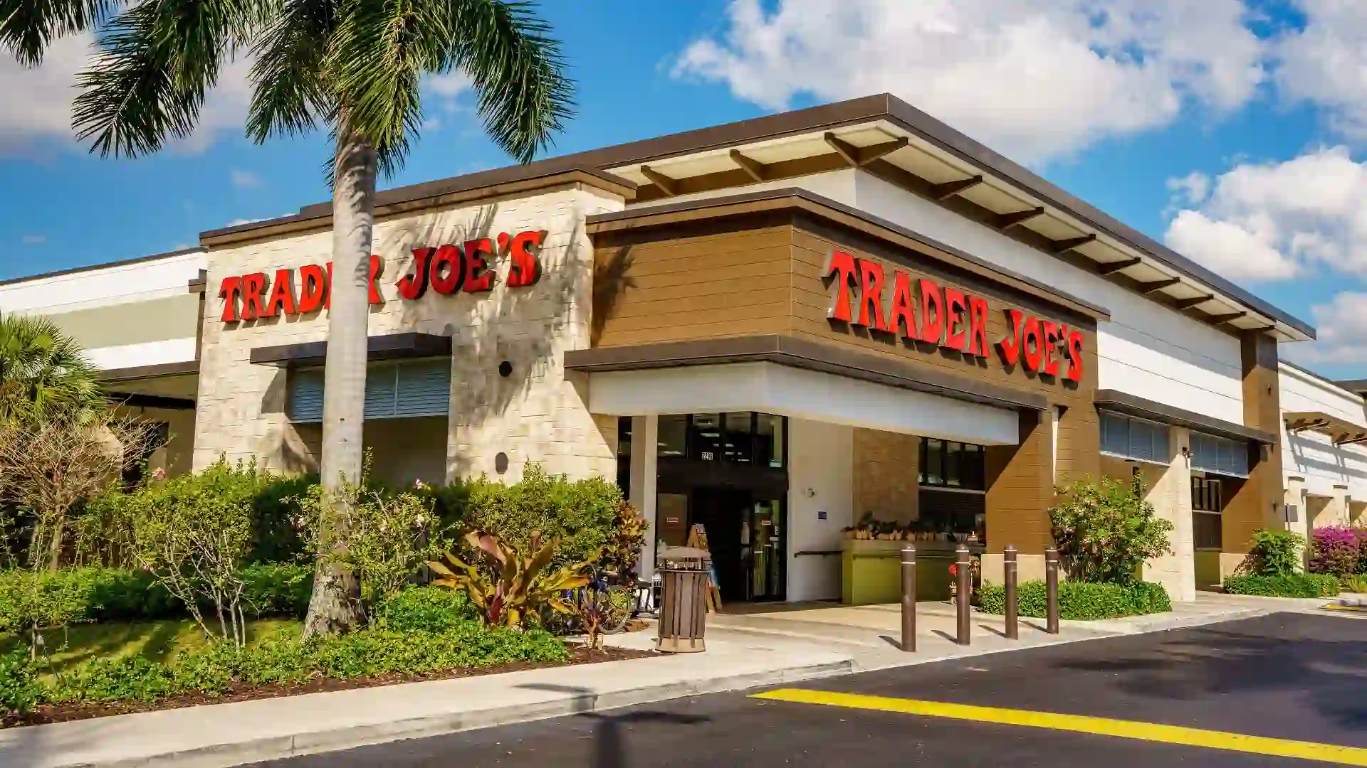 Photo of Trader Joes at Tower Shops outdoor mall Davie Florida stock photo