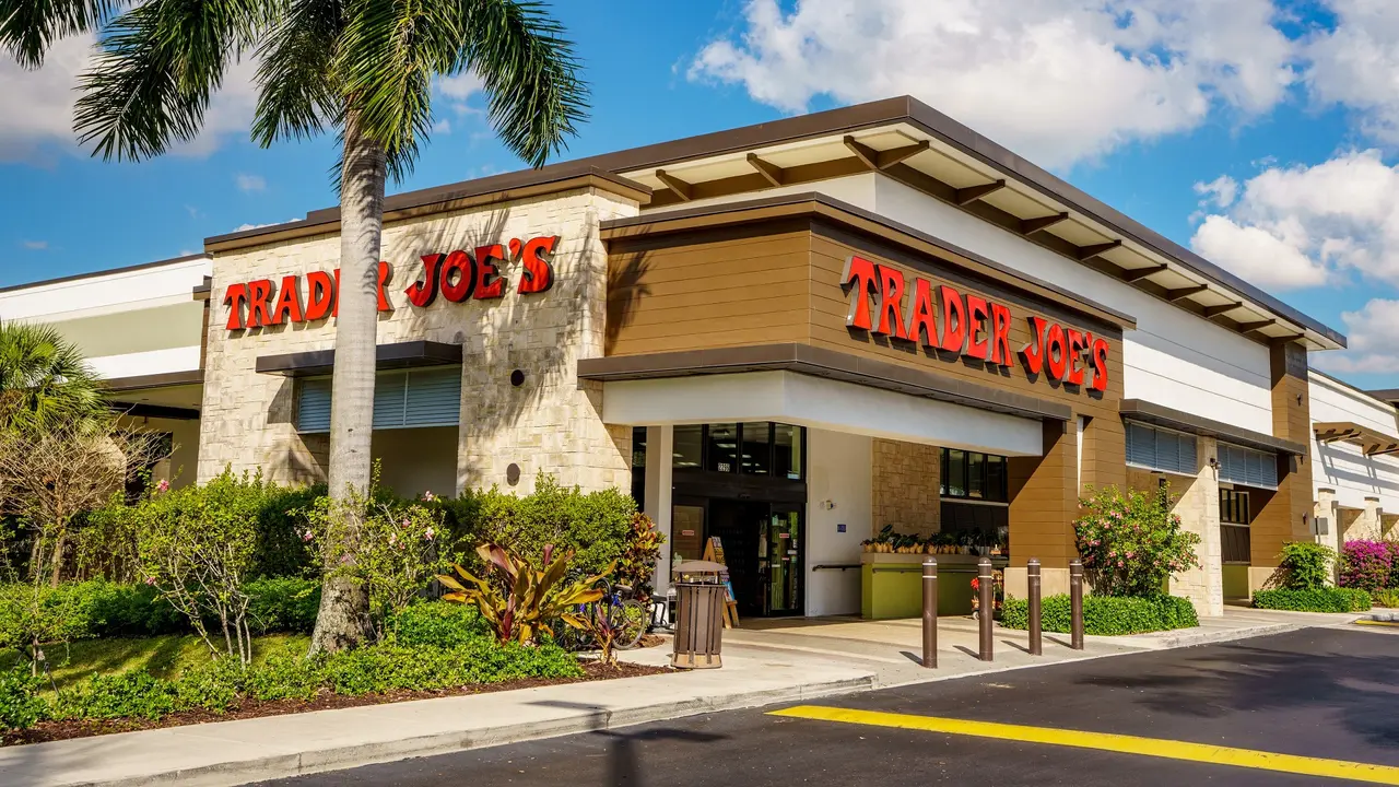 Photo of Trader Joes in the Tower Shops at the Davie Florida outdoor mall