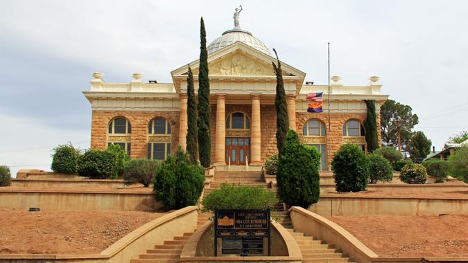 Nogales-Arizona-iStock-1077901314