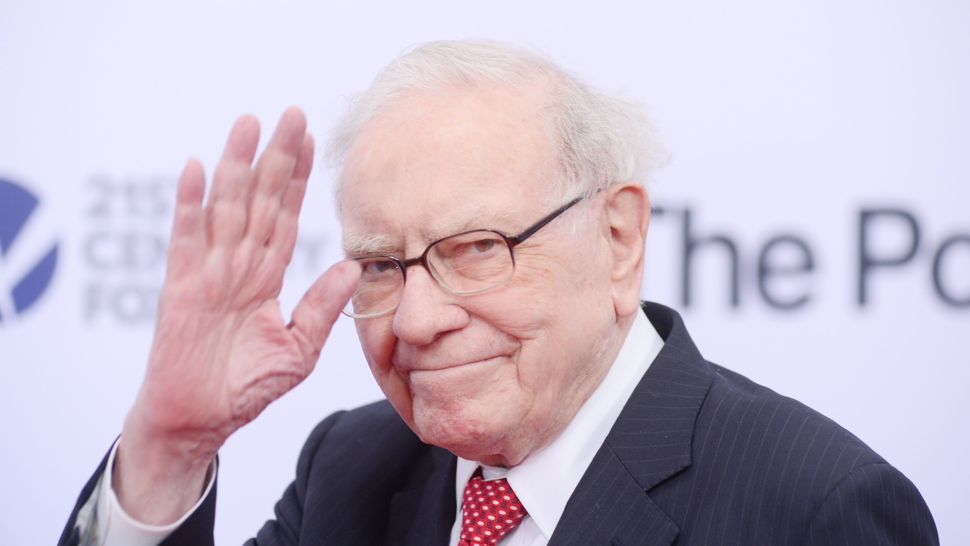 Why Warren Buffet Believes Feedback Is A Gift and You Should Too